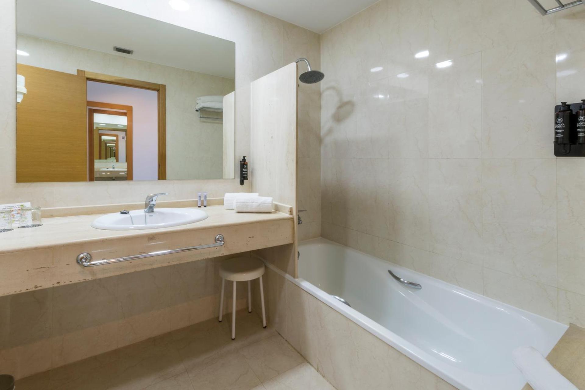Double or Twin Room,1672563350:JPEG